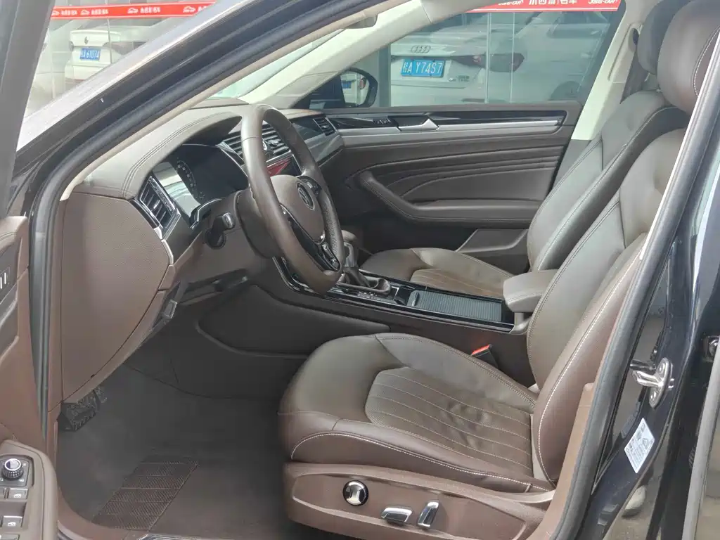 Volkswagen Phideon — миниатюра 6