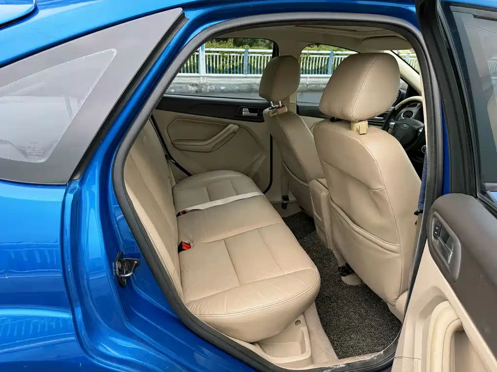 Ford Focus — миниатюра 14
