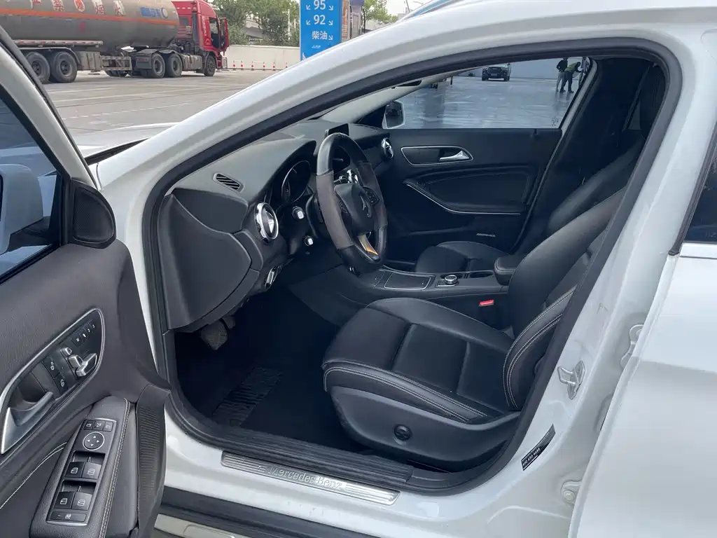 Mercedes-Benz GLA — миниатюра 9