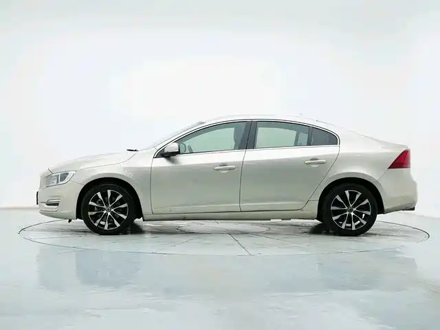 Volvo S60 — миниатюра 2