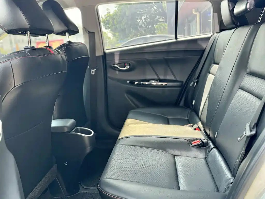 Toyota Yaris L — миниатюра 16
