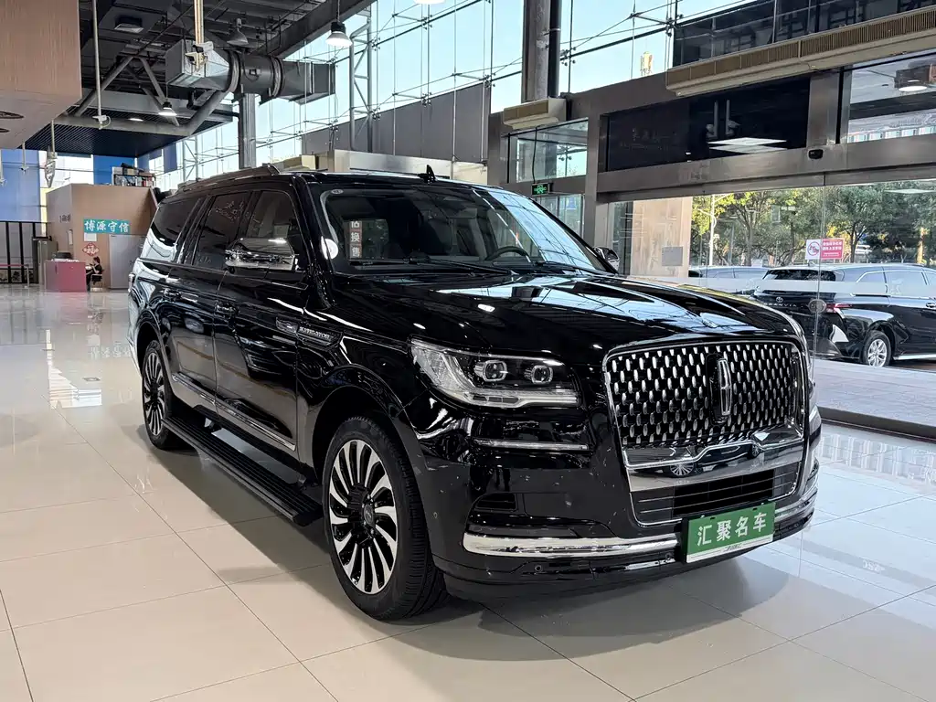Lincoln Navigator — миниатюра 3