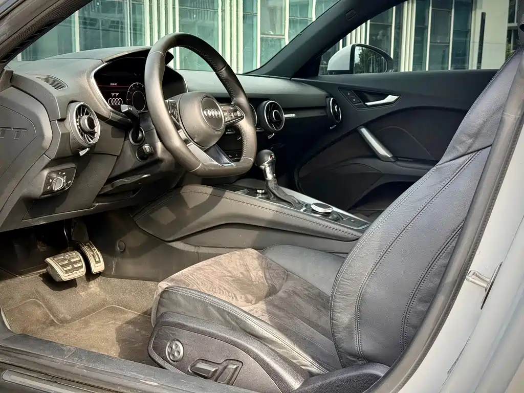 Audi TT — миниатюра 10