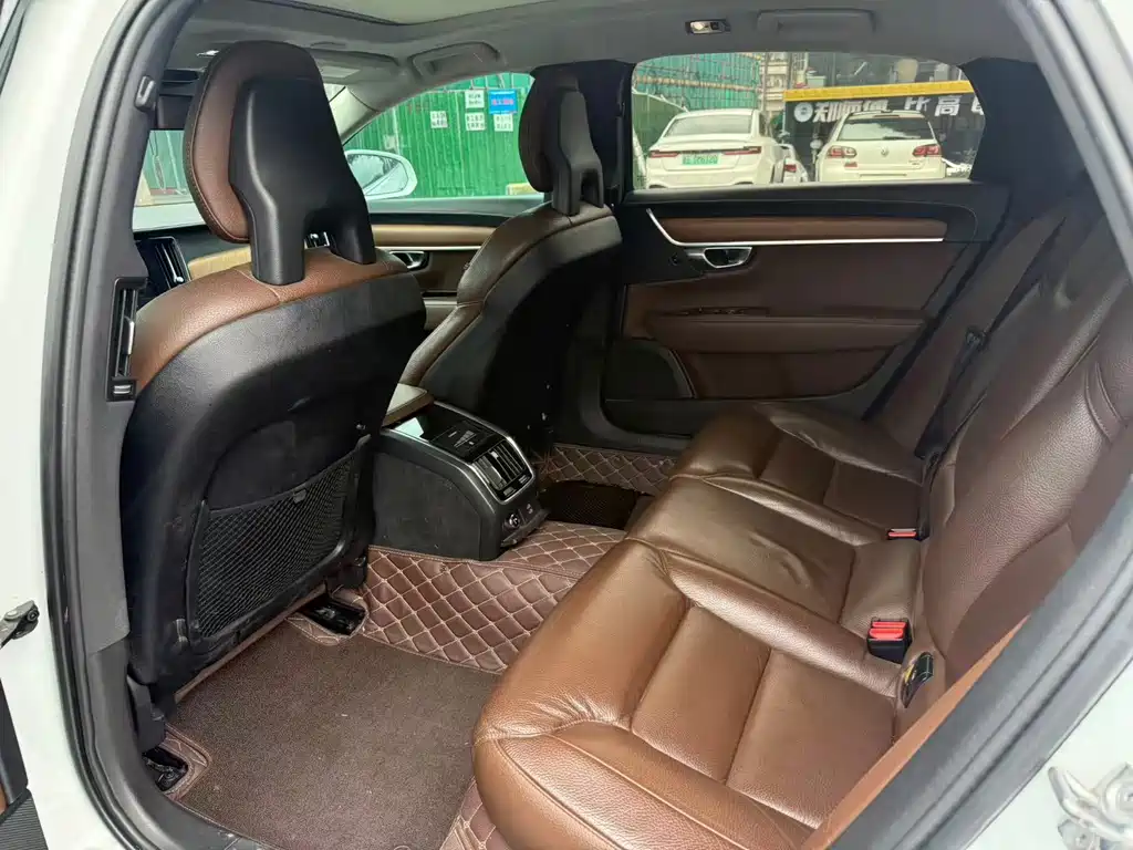 Volvo S90 — миниатюра 8