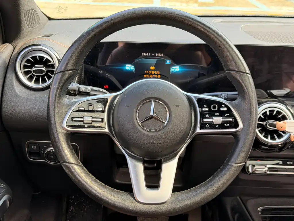 Mercedes-Benz GLB — миниатюра 9