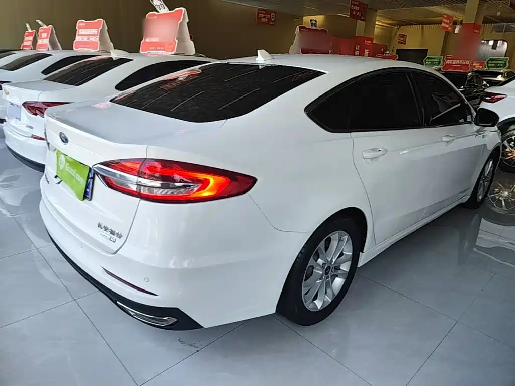 Ford Mondeo — миниатюра 7