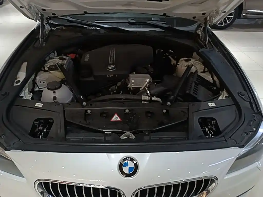 BMW 5 Series — миниатюра 20