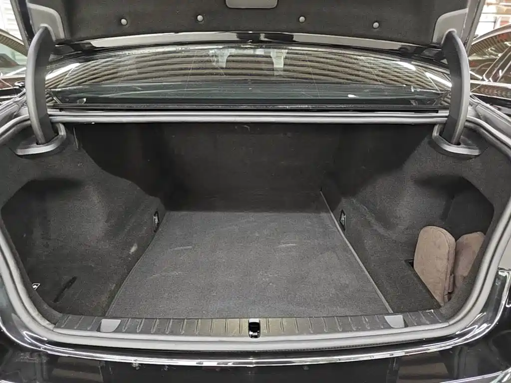 BMW 7 Series — миниатюра 19