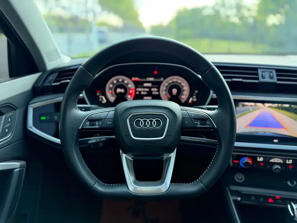 Audi Q3 — миниатюра 12
