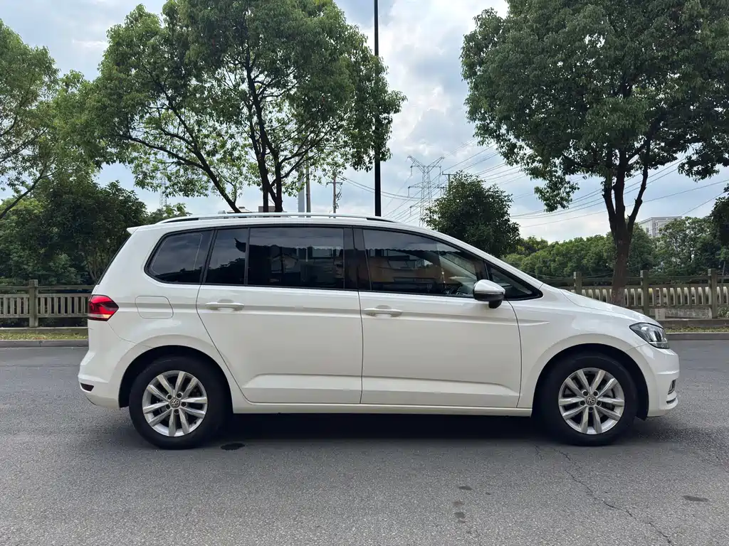 Volkswagen Touran — миниатюра 3