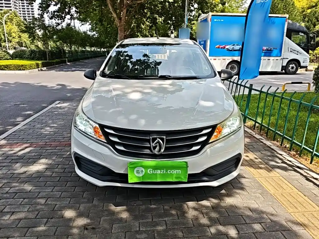 Baojun 310W — миниатюра 3