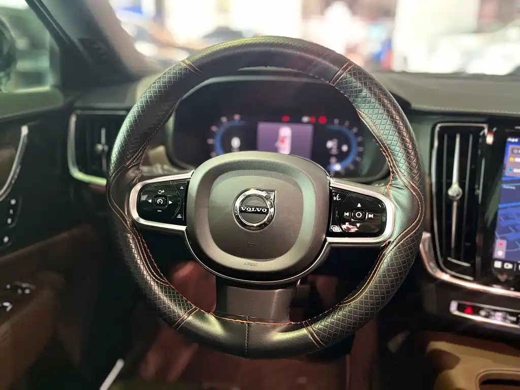 Volvo S90 — миниатюра 13