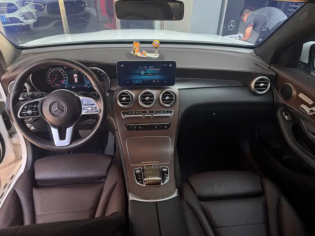 Mercedes-Benz GLC — миниатюра 12