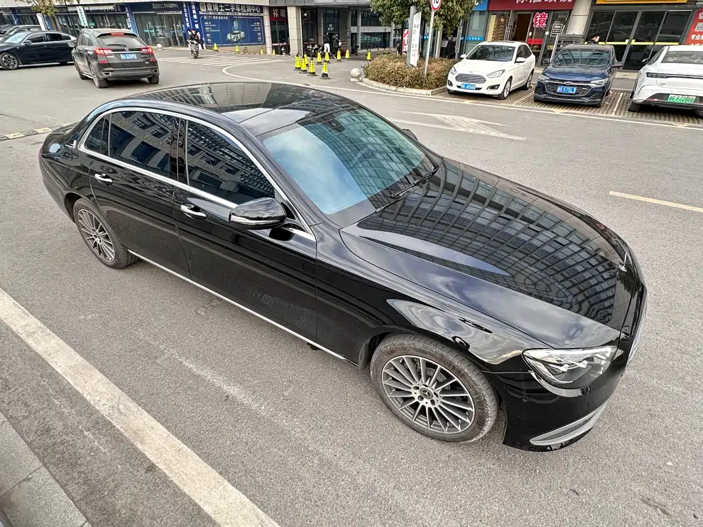 MERCEDES-BENZ E CLASS