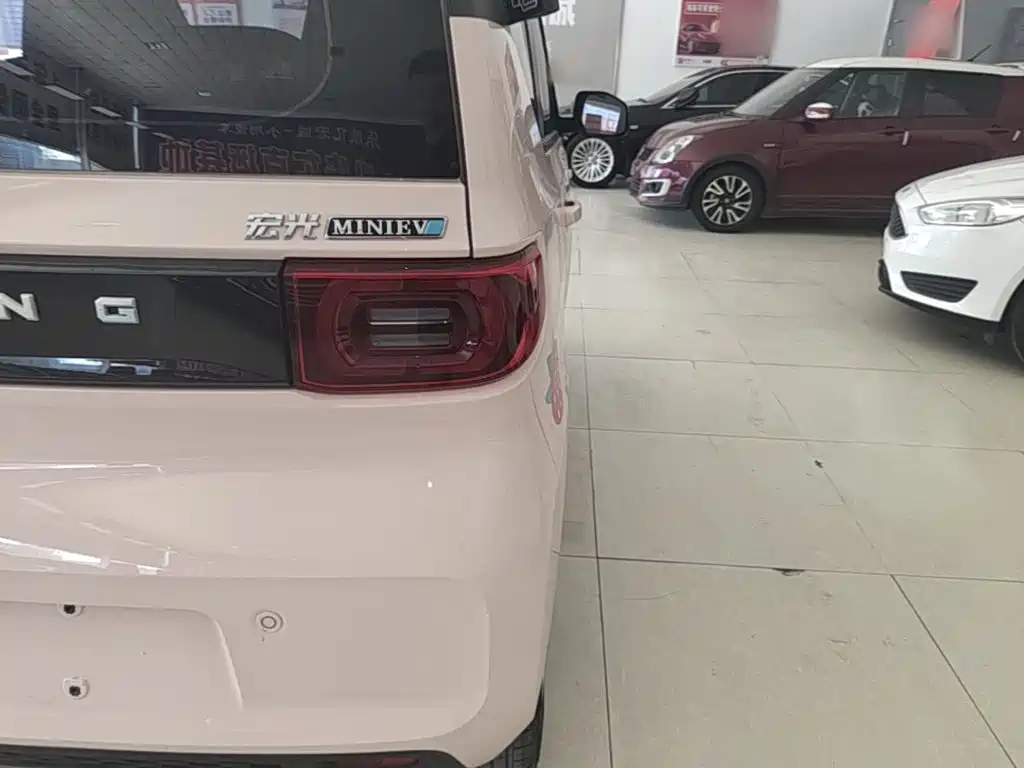 Wuling MINIEV — миниатюра 8