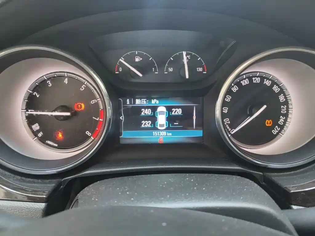 Buick Verano — миниатюра 12