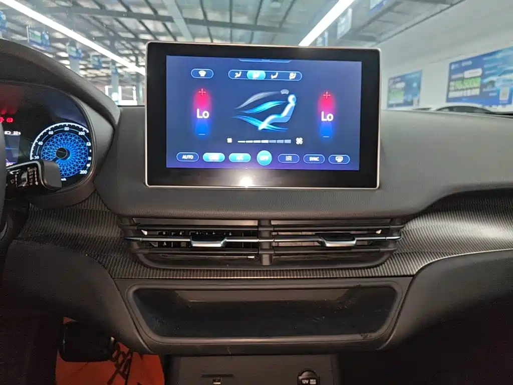 Hongqi Hongqi E-QM5 — миниатюра 13