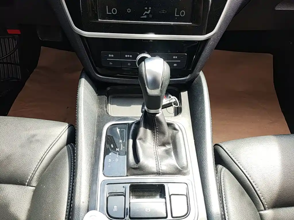 BYD MAX — миниатюра 14