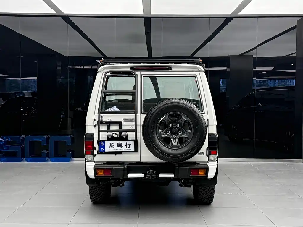 Toyota Land Cruiser — миниатюра 5