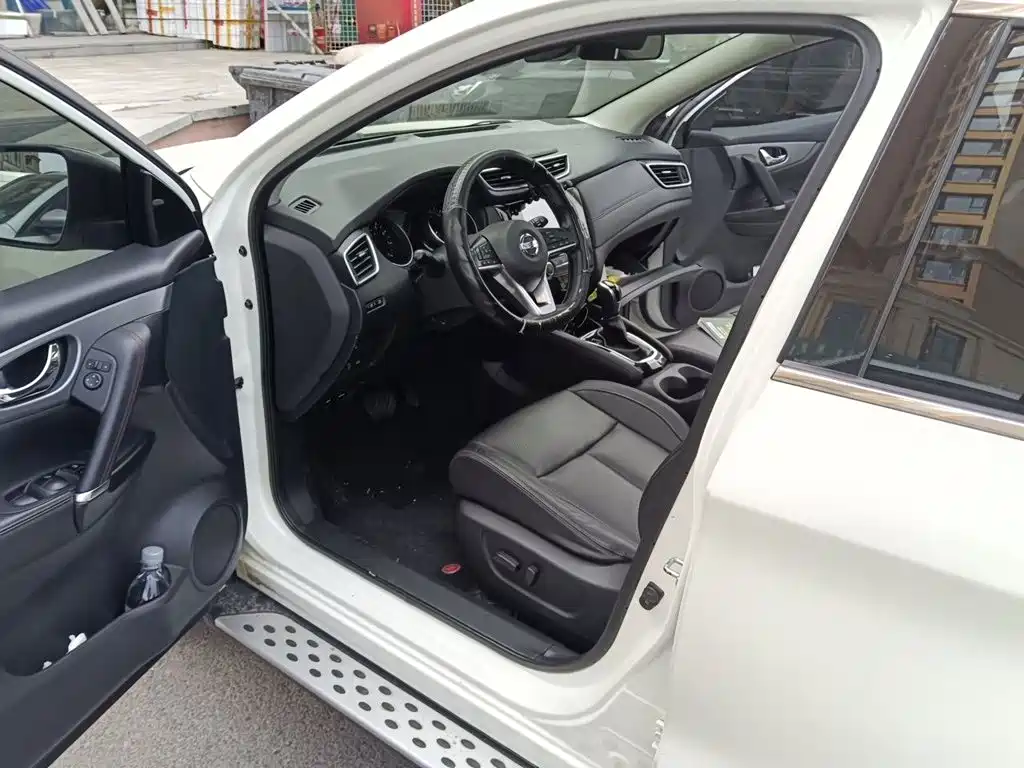 Nissan Qashqai — миниатюра 12