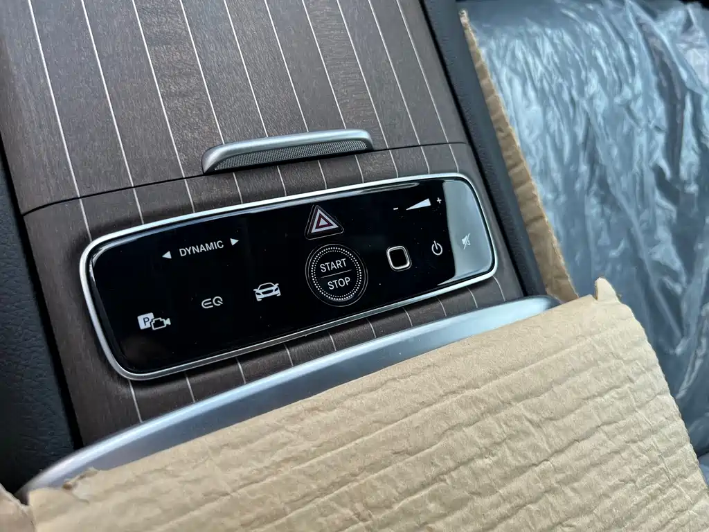 Mercedes-Benz EQS SUV — миниатюра 10