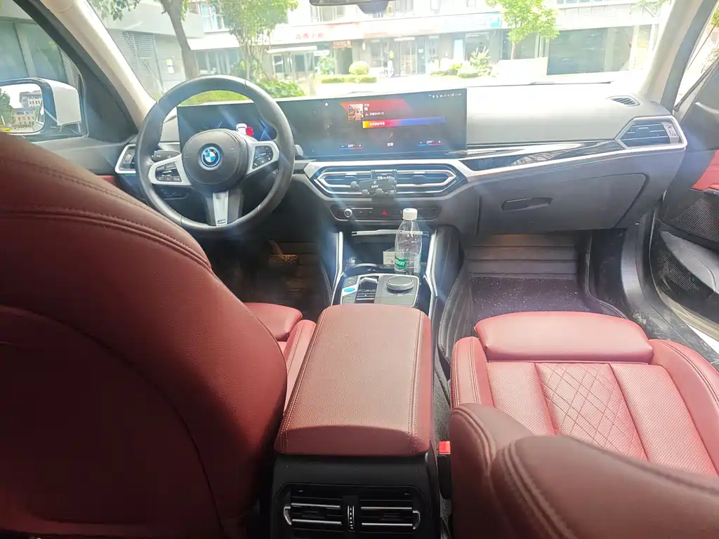 BMW i3 — миниатюра 11