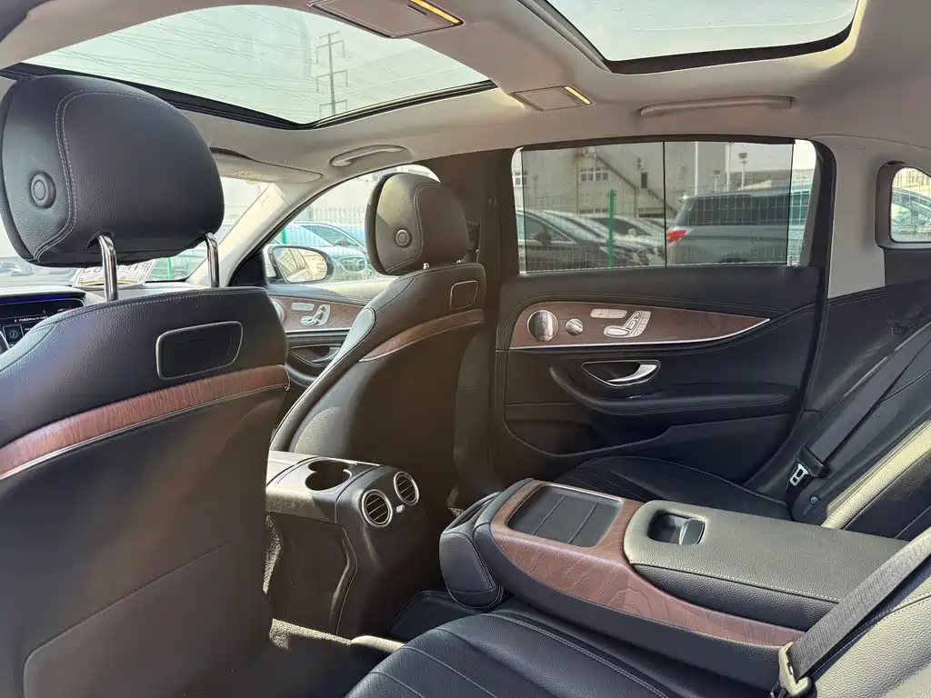 MERCEDES-BENZ E CLASS