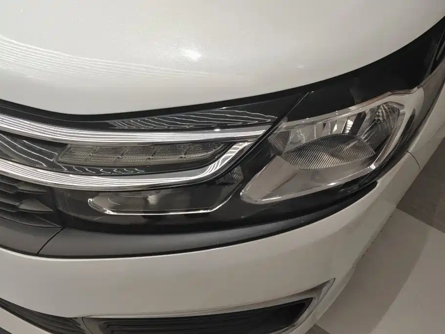 Citroen C4L — миниатюра 5