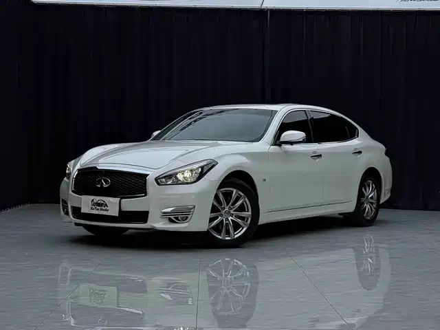 2016 Infiniti Q70