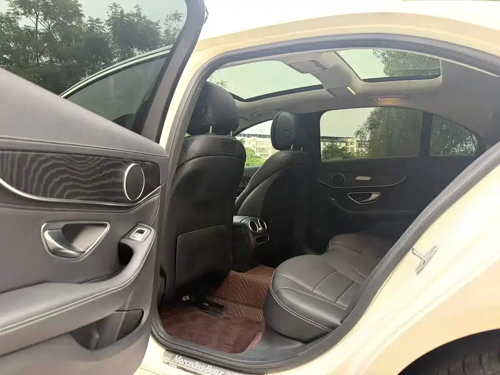 Mercedes-Benz C-Class — миниатюра 8