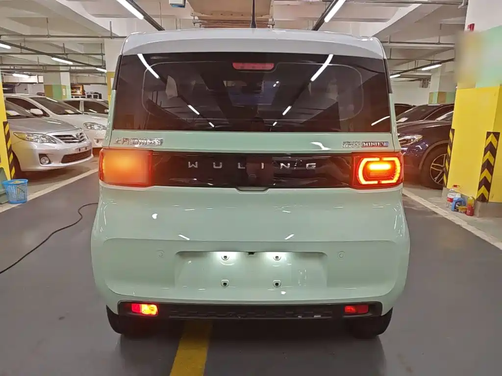 Wuling MINIEV — миниатюра 6