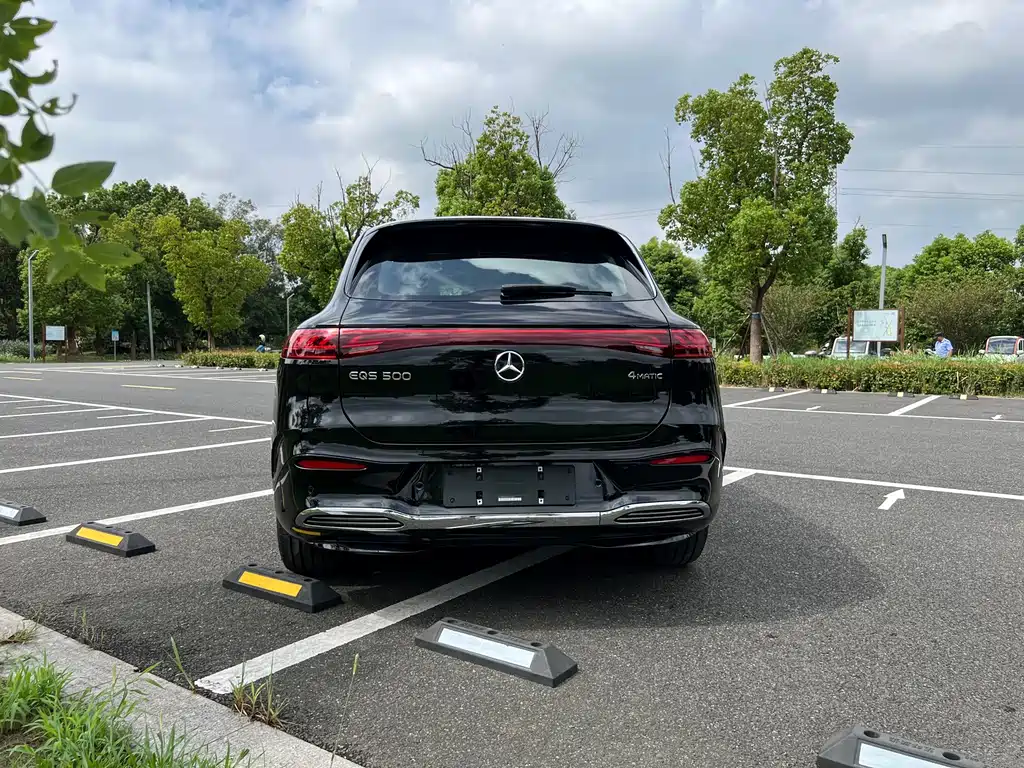 Mercedes-Benz EQS SUV — миниатюра 25