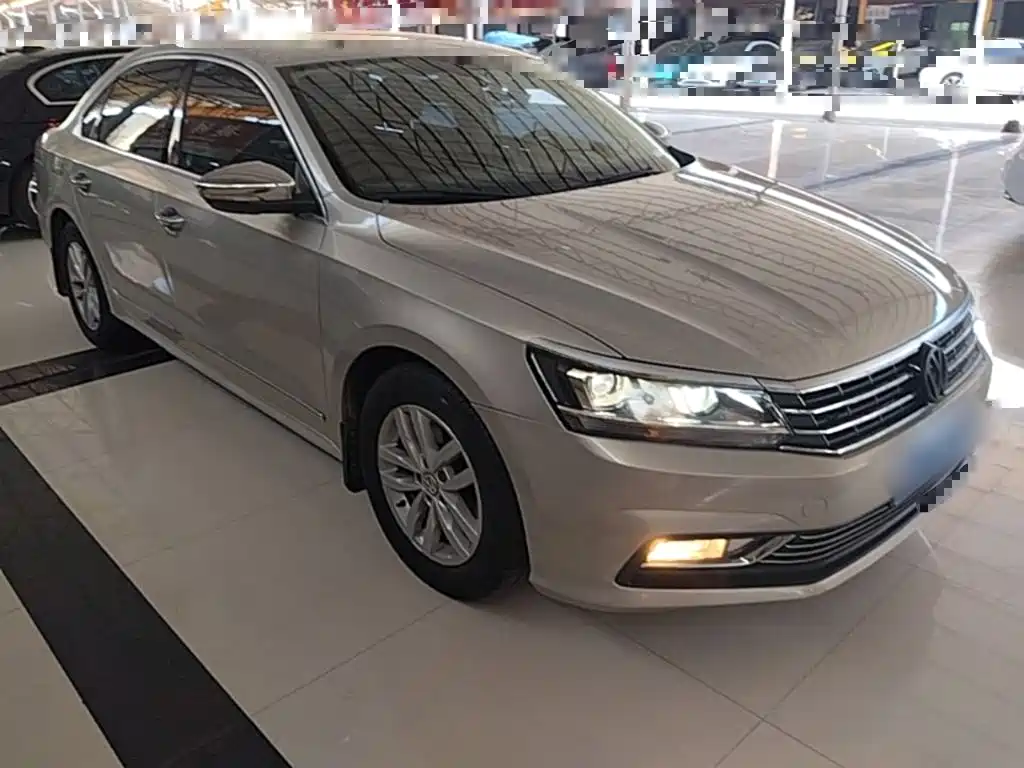Volkswagen Passat — миниатюра 4