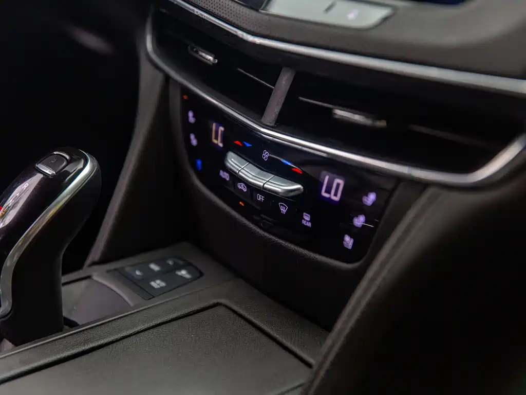 Cadillac CT6 — миниатюра 14