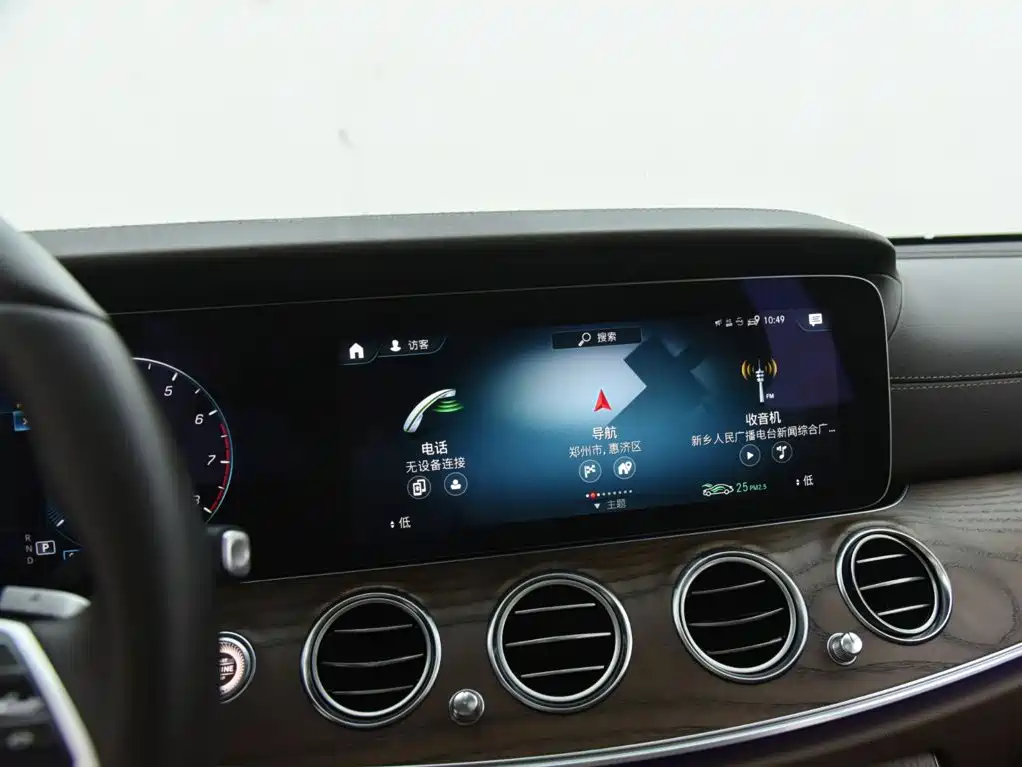 Mercedes-Benz E-Class — миниатюра 12