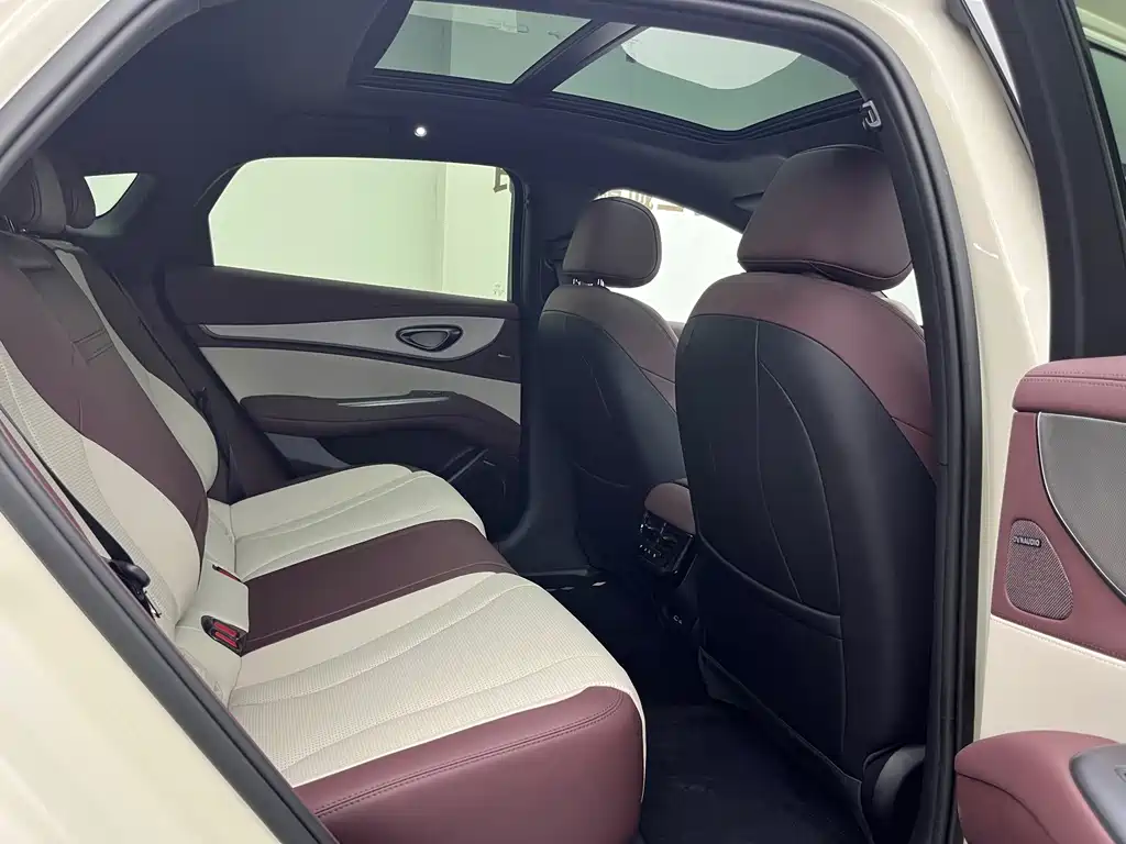 BYD Seal 07 DM-i — миниатюра 9