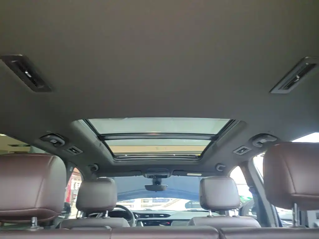 Cadillac XT6 — миниатюра 18
