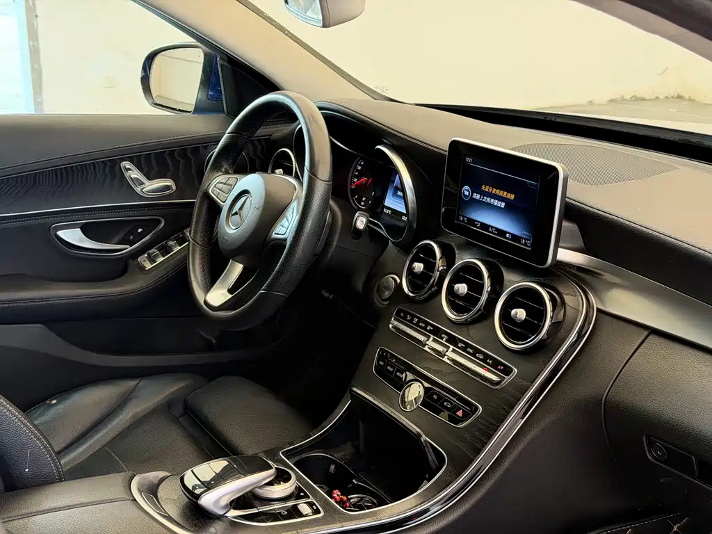 Mercedes-Benz C-Class — миниатюра 9