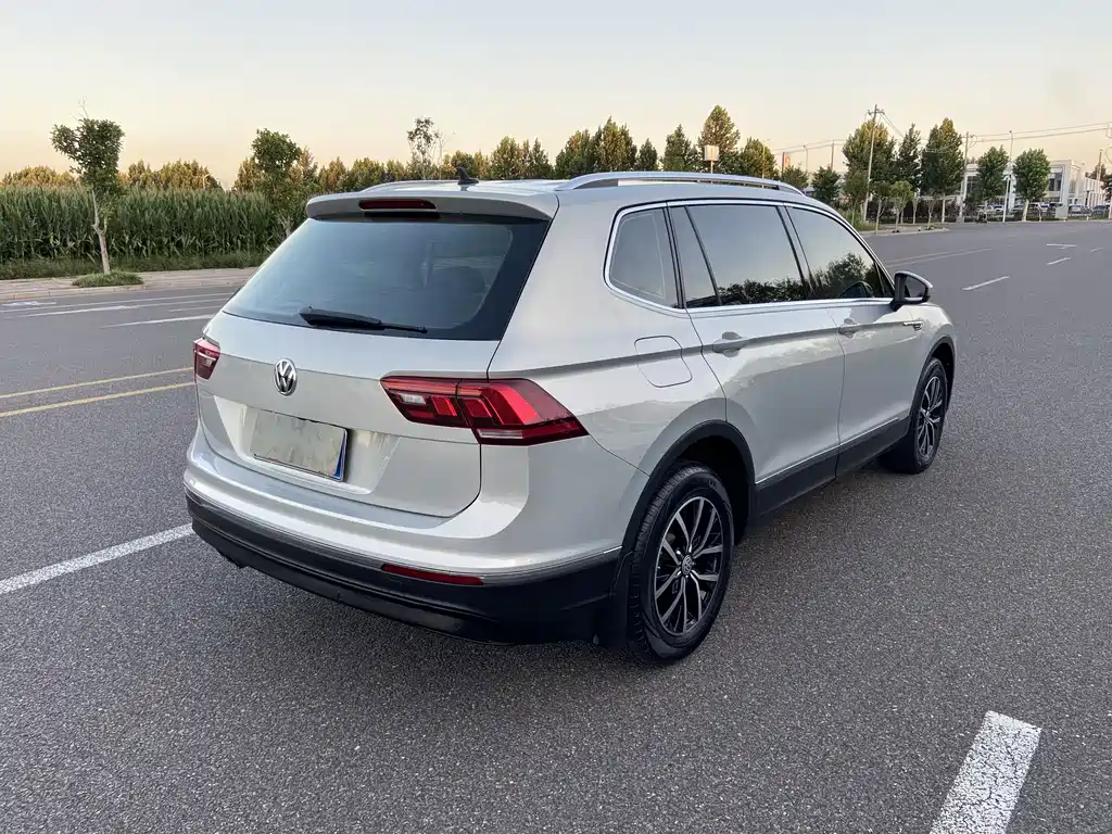 Volkswagen Tiguan L — миниатюра 4