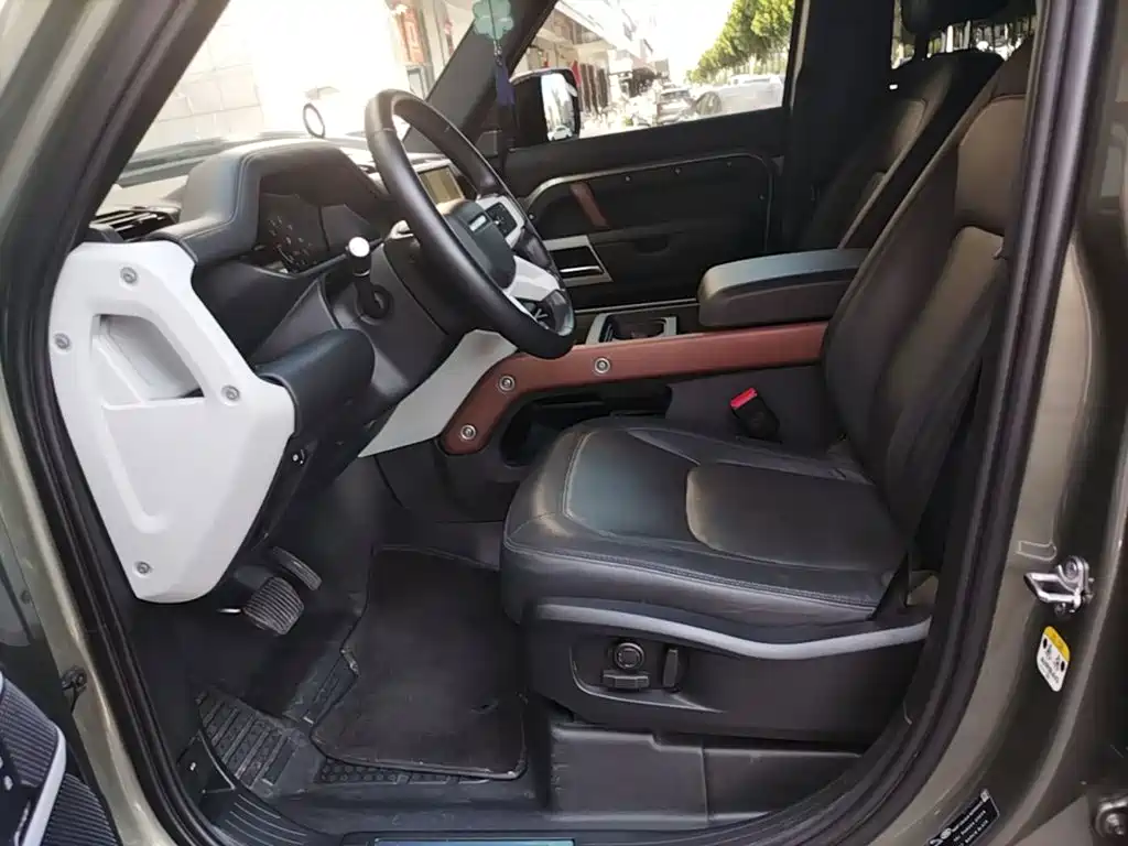 Land Rover Defender — миниатюра 15