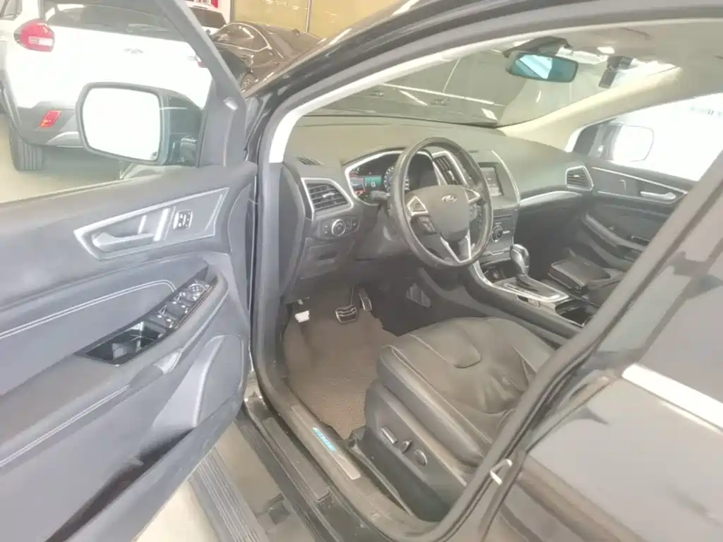 Ford Edge — миниатюра 16