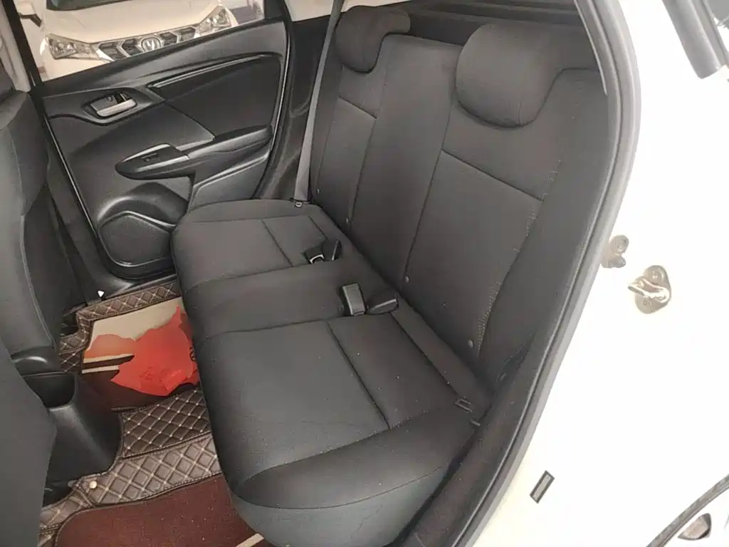 Honda Fit — миниатюра 17