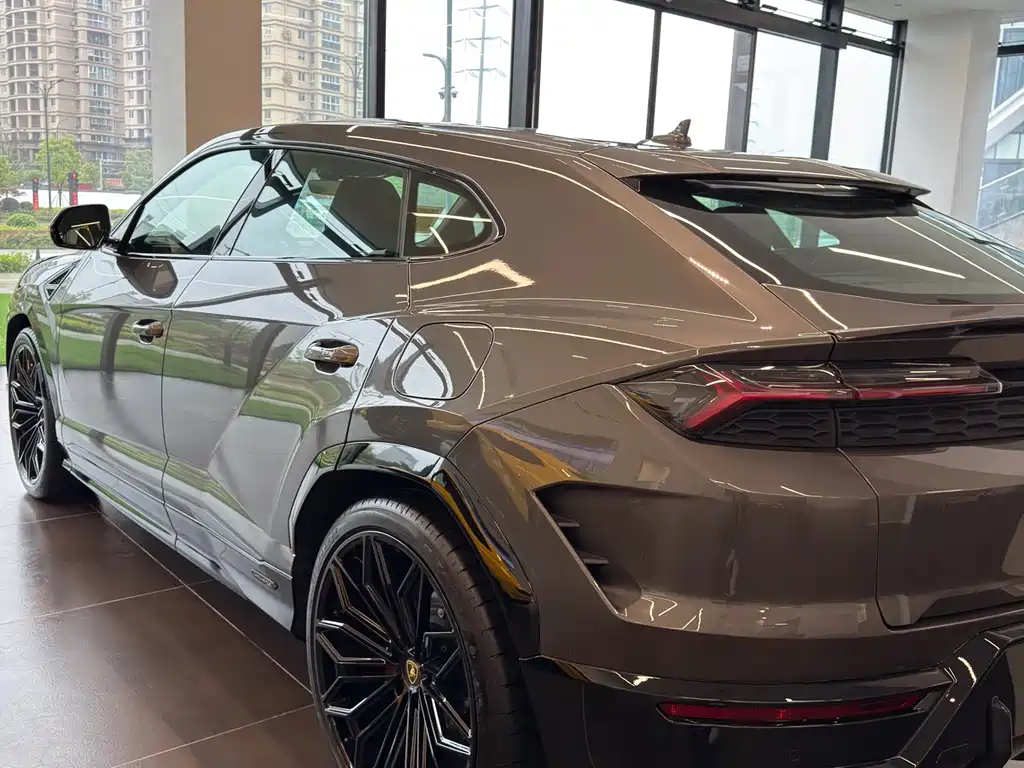 Lamborghini Urus SE — миниатюра 2