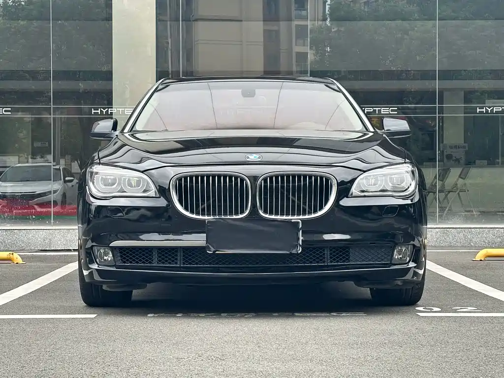 BMW 7 Series — миниатюра 3