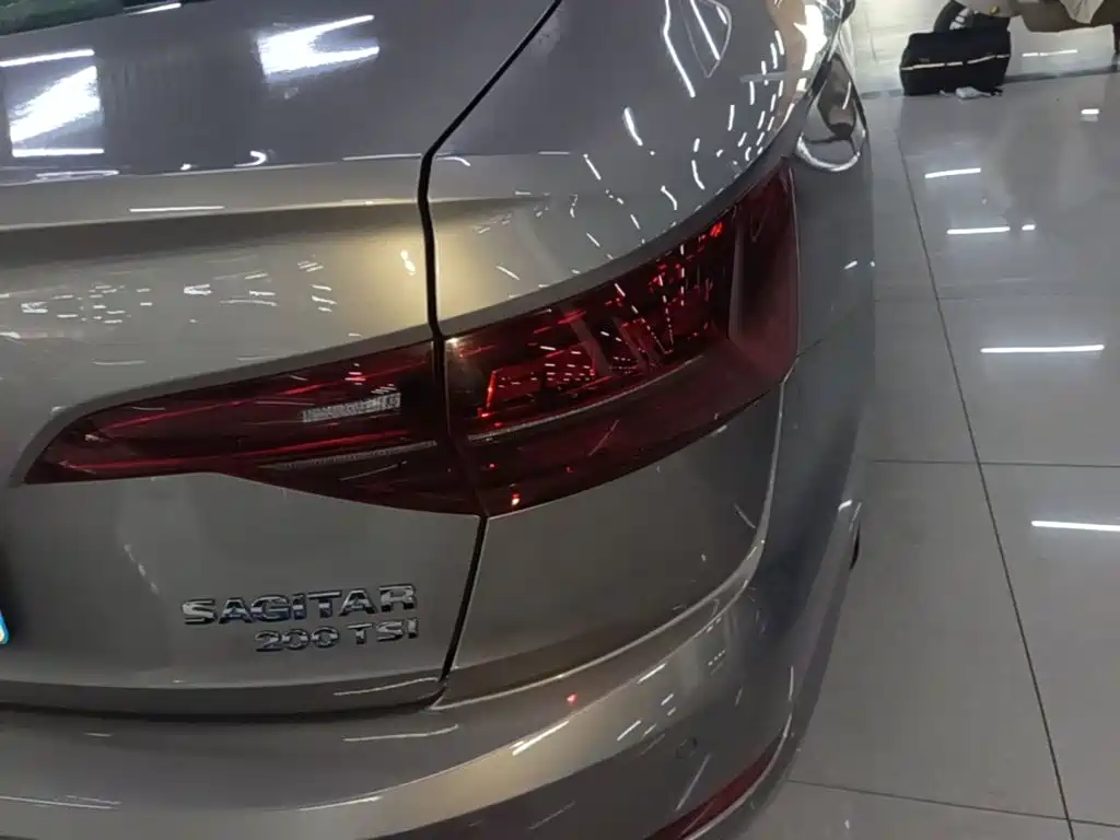 Volkswagen Sagitar — миниатюра 8