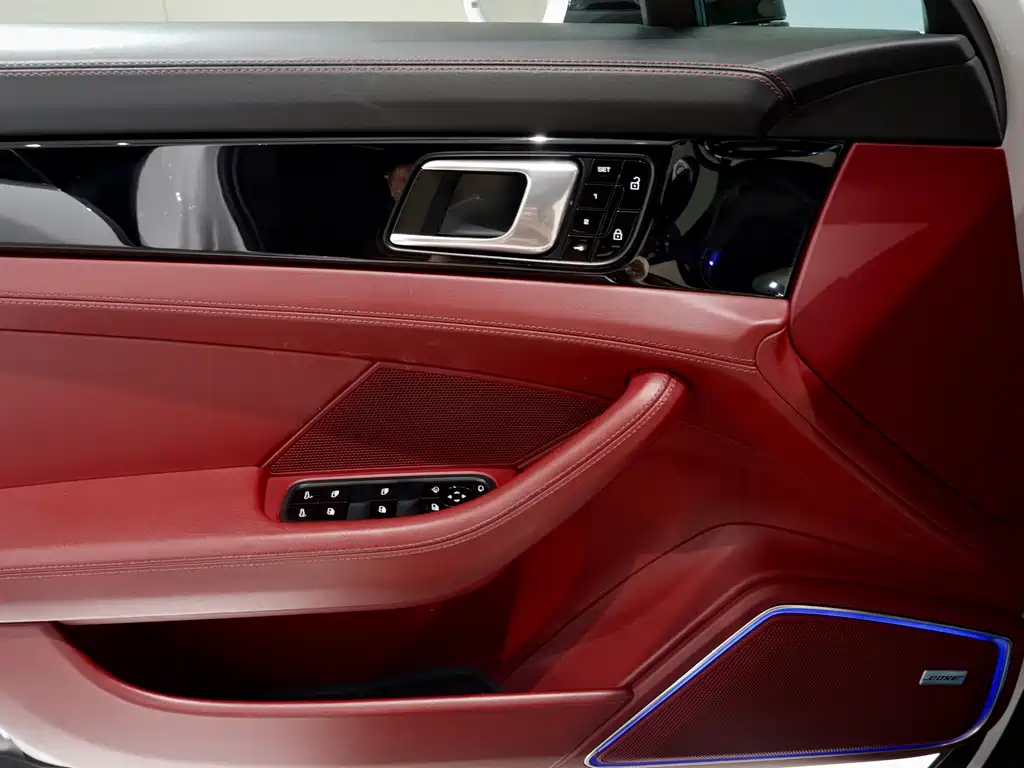 Porsche Panamera — миниатюра 6
