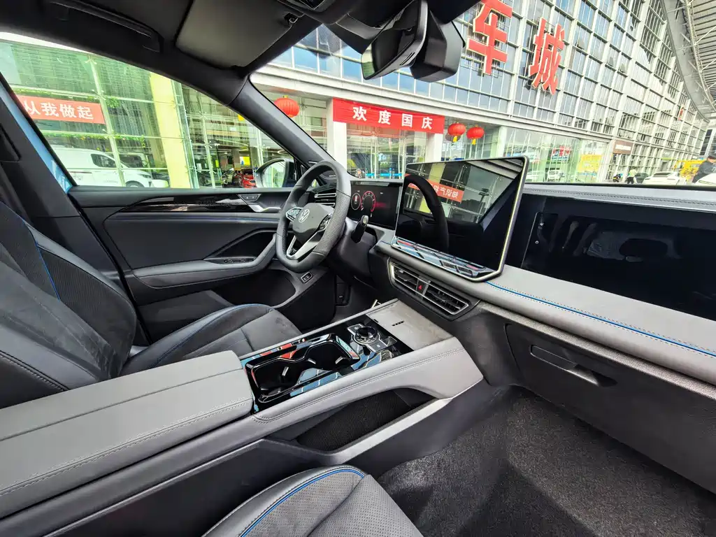 Volkswagen Tiguan L — миниатюра 12
