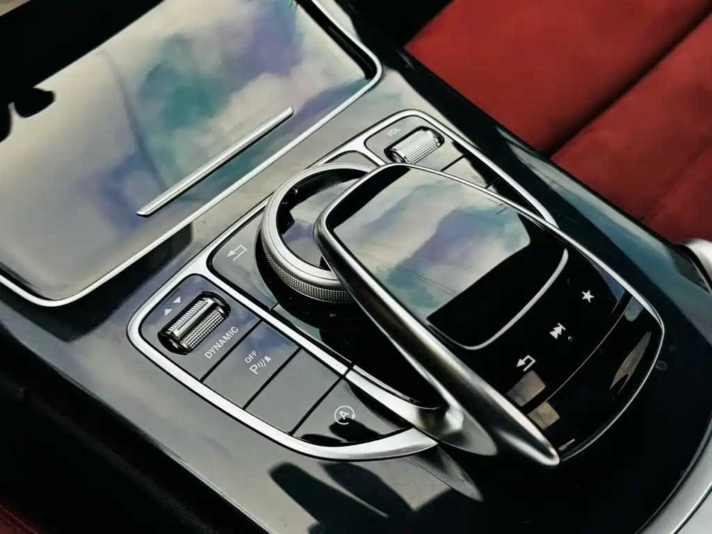 Mercedes-Benz C-Class — миниатюра 6