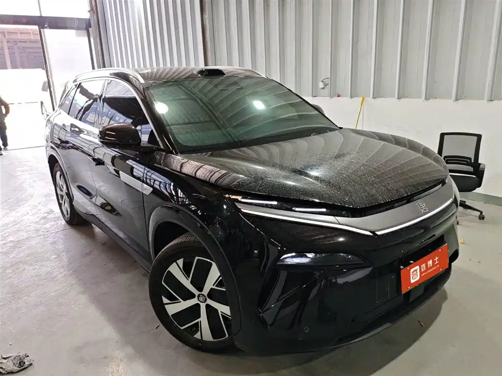 BYD TANG L