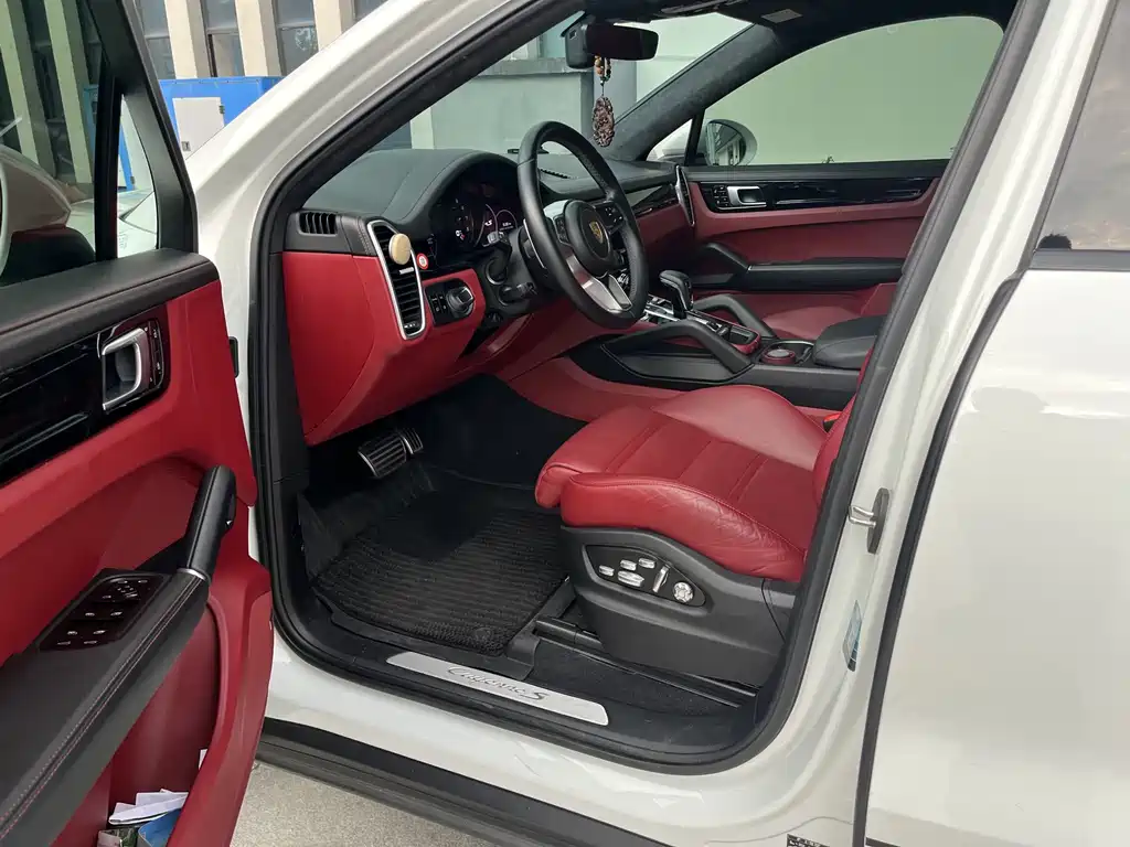 Porsche Cayenne — миниатюра 2